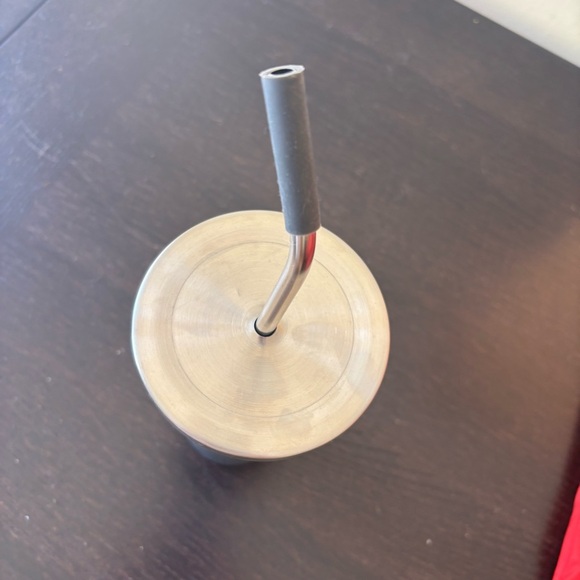 Vitamix grey insulated double wall 24 ounce tumbler with straw - Picture 2 of 7